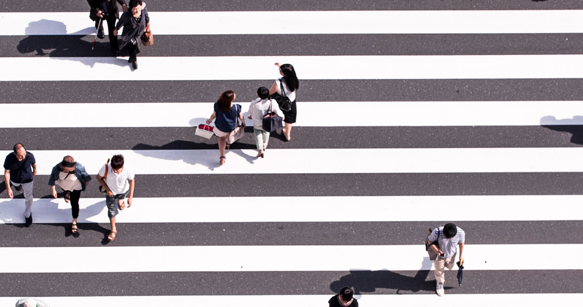 Hoy no es mañana. Think different